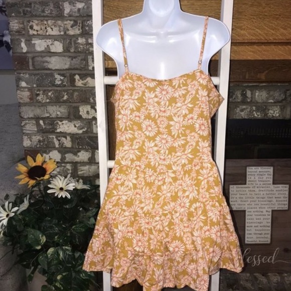 Mini dress from wild&fable 🌺🌸new with tag 🌸🌺 - Picture 3 of 4